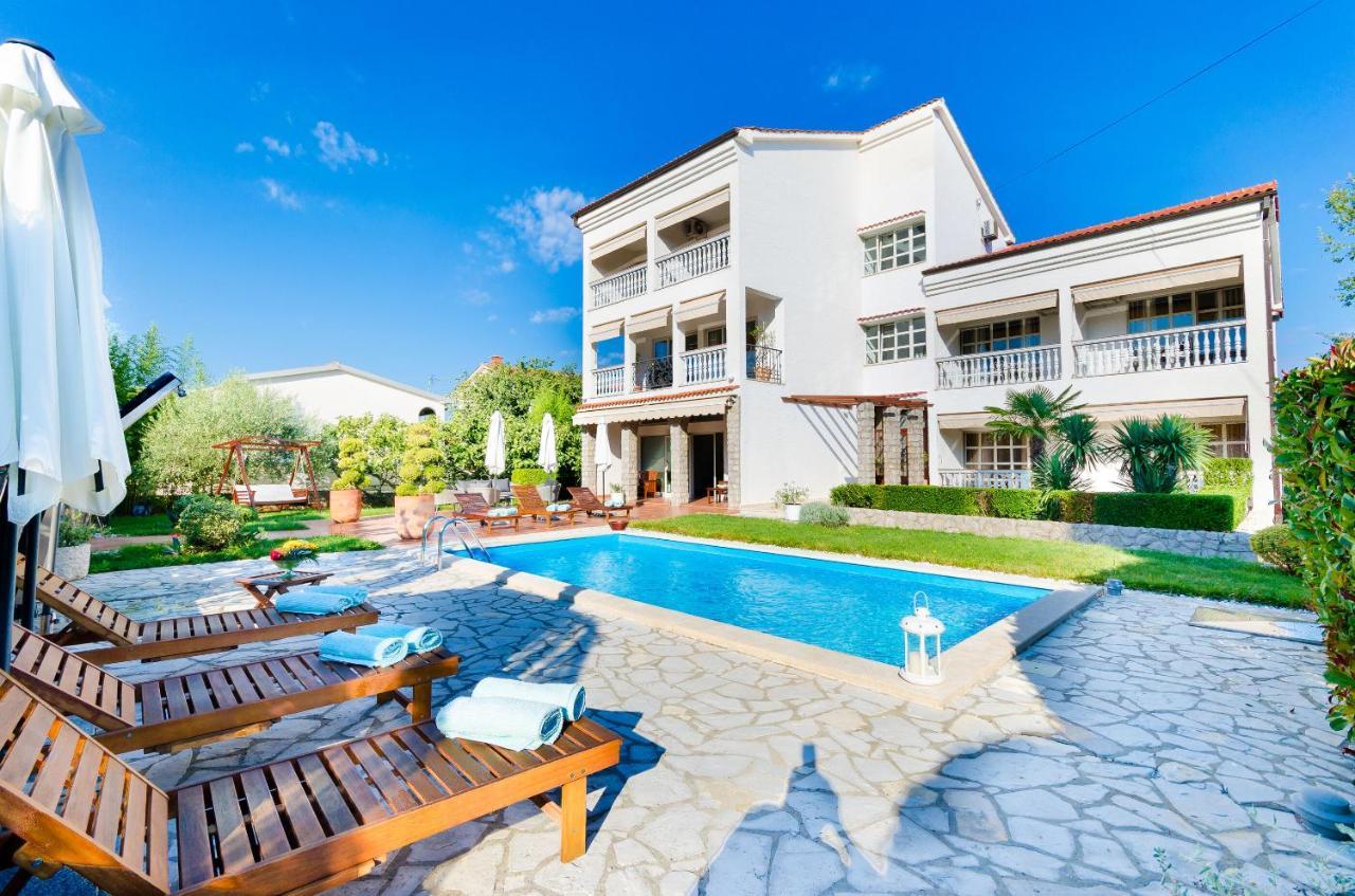 Apartments Sinisa Malinska Buitenkant foto